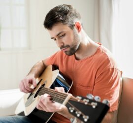 Gitarre spielen – ein musikalisches Hobby mit vielen Facetten