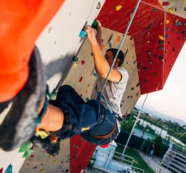 Trendsport Bouldern – ein Hobby, was fit macht
